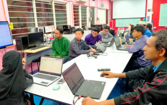 Latihan pertandingan PLC